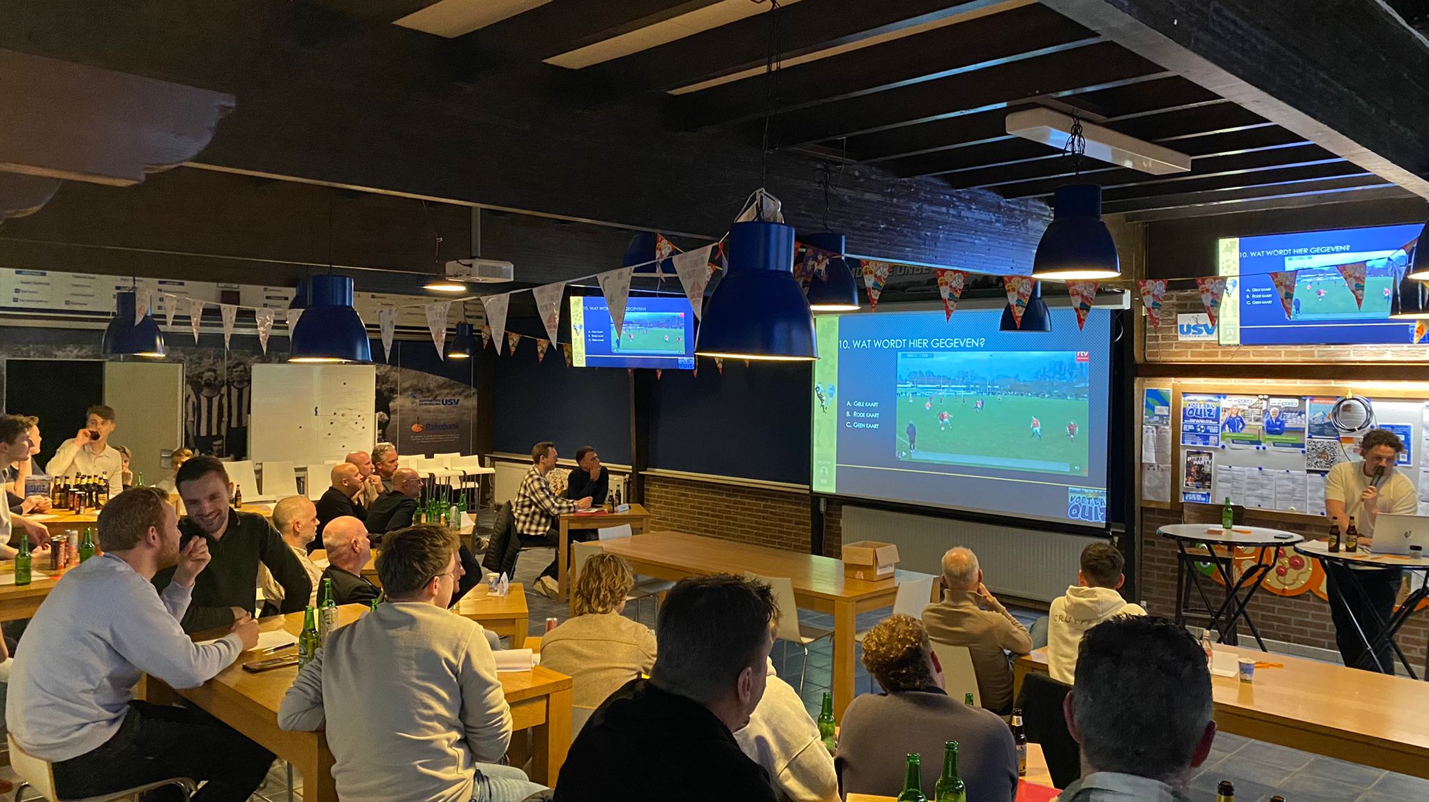 Timo Bijker en Jort Kouwen winnaars Voetbalquiz USV